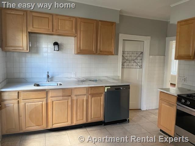 14 Belknap St, Teele Square