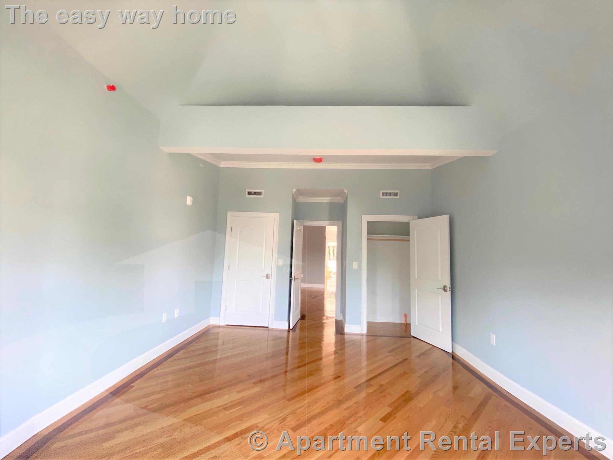 66 Dudley St, Salem St. Area