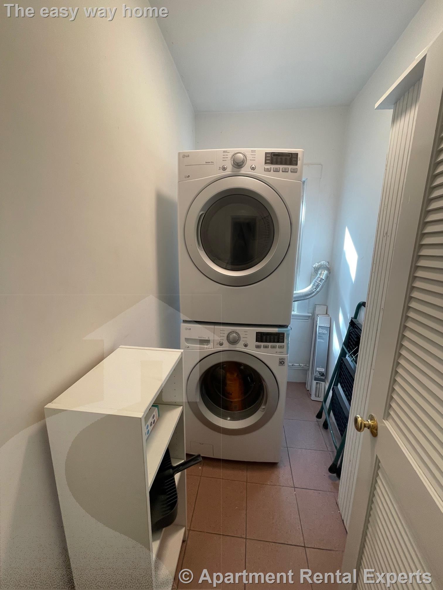 153 Willow Ave, Davis Square