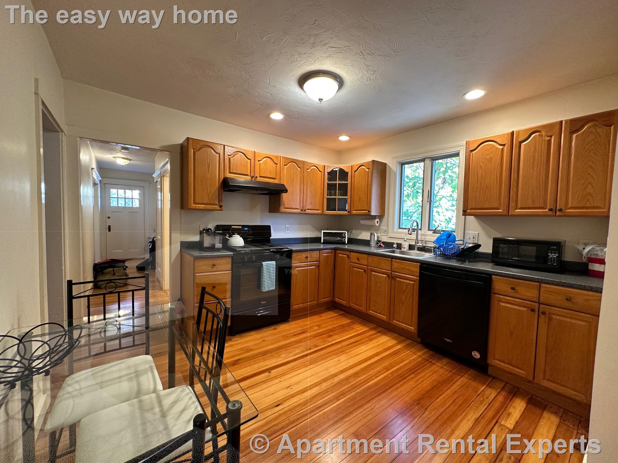 96 Frederick Ave, Tufts