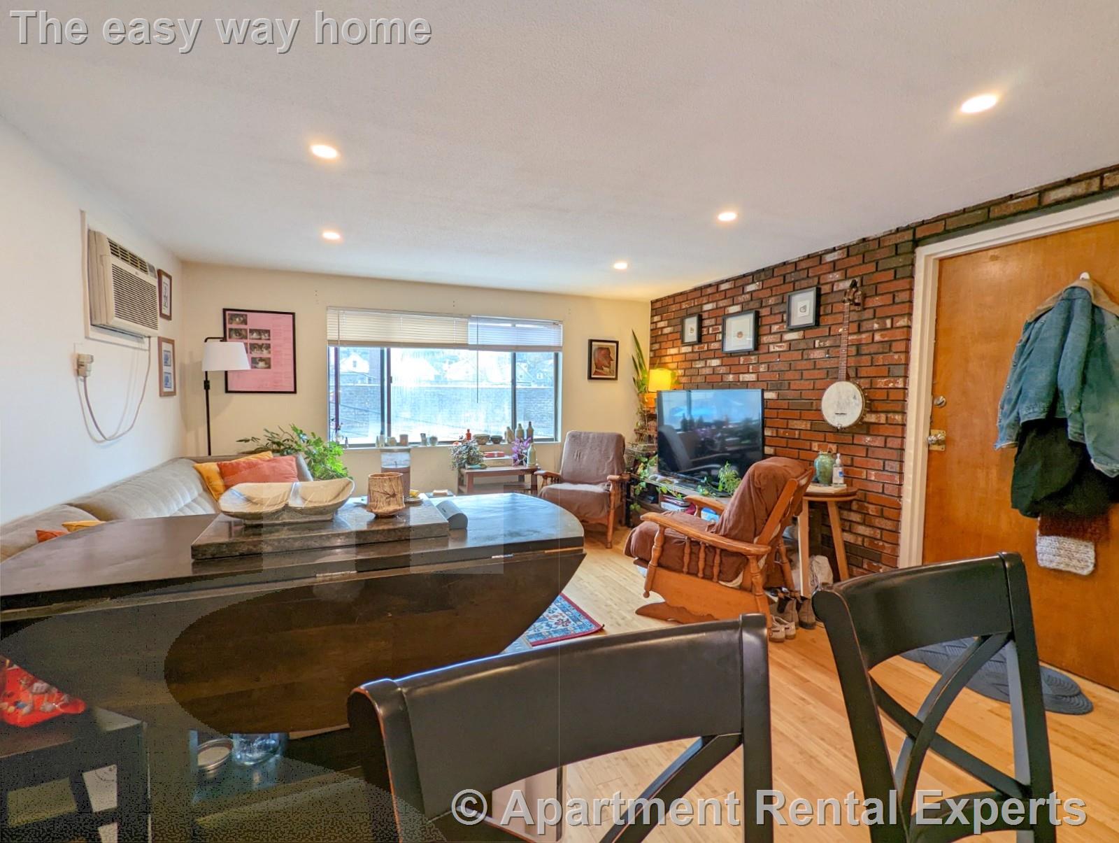 102 Alpine St, Magoun Square