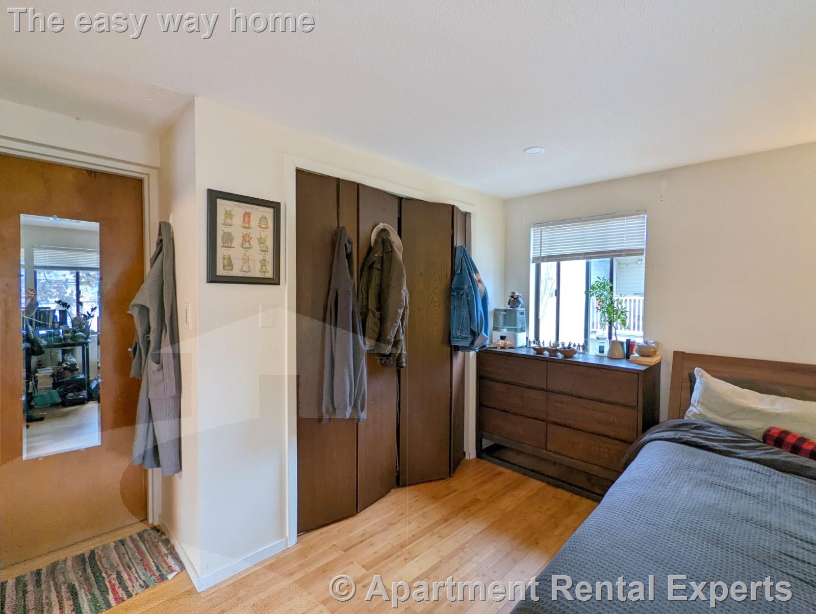 102 Alpine St, Magoun Square