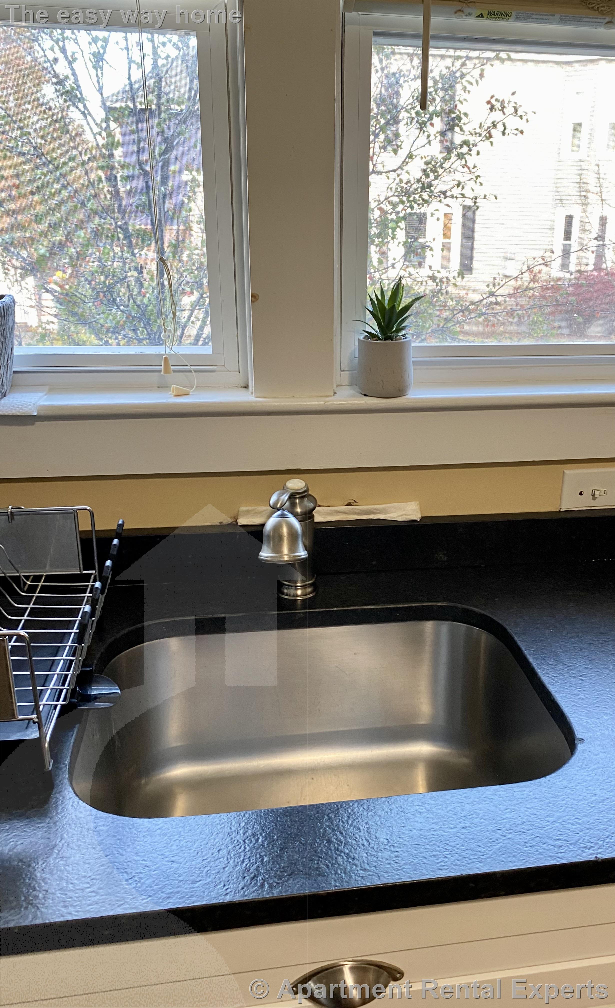 75 Brookings St, Tufts