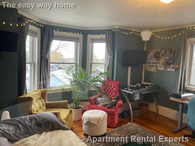 61 Clarendon Ave, Davis Square