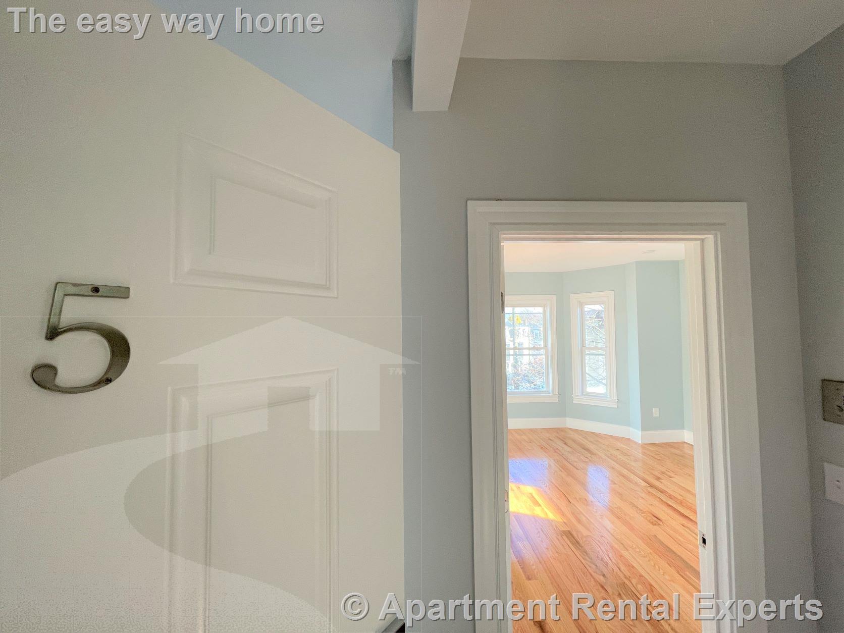 372 Oxford St, Porter Square