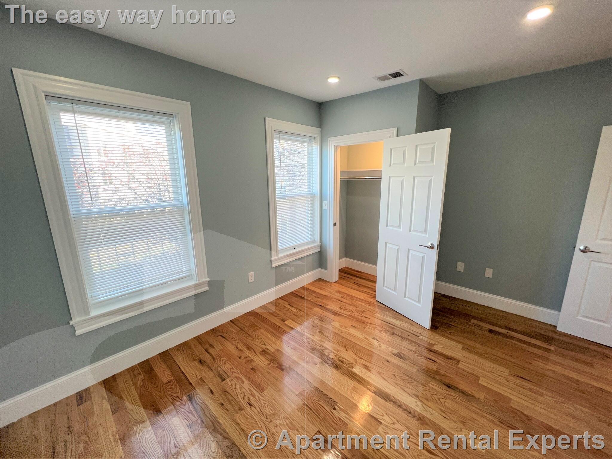 372 Oxford St, Porter Square