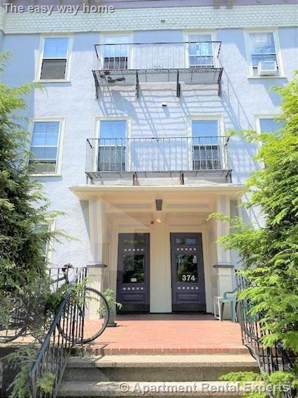 372 Oxford St, Porter Square