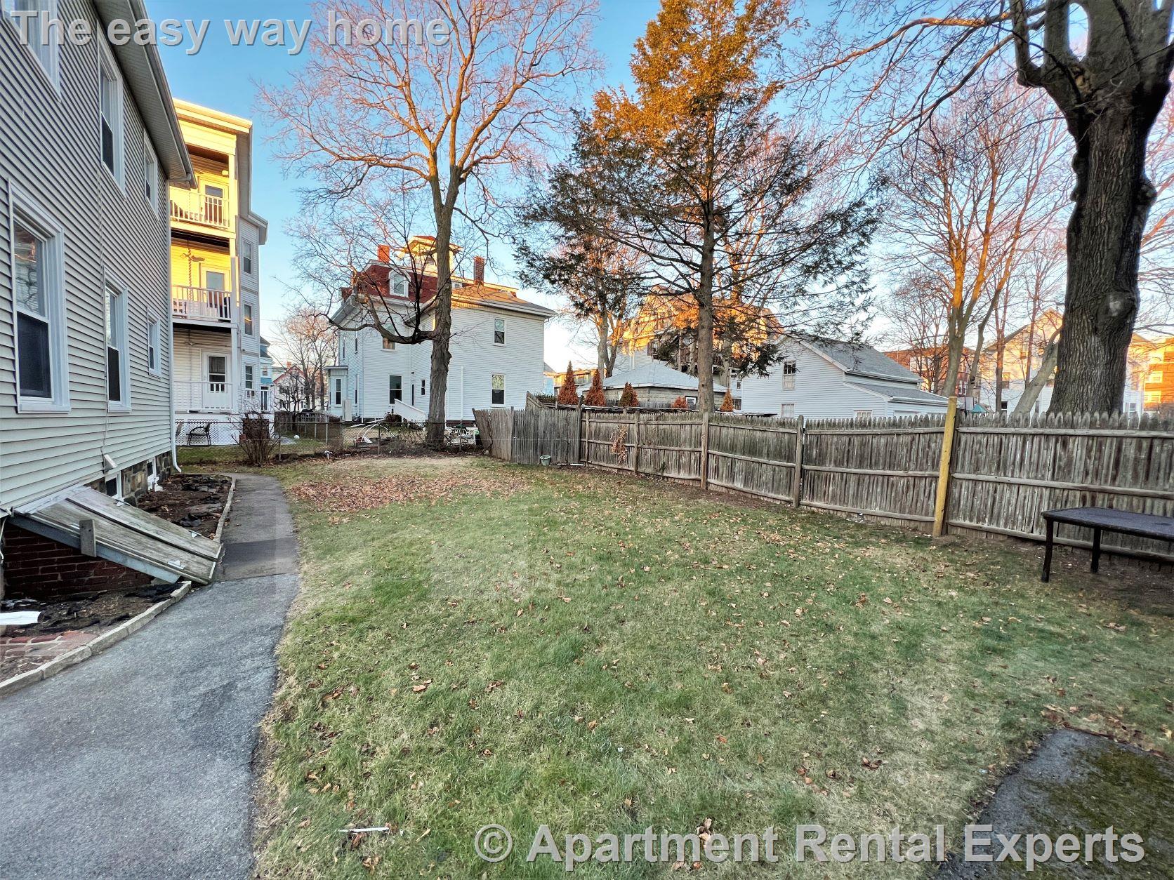 25 Chestnut St, Malden Center