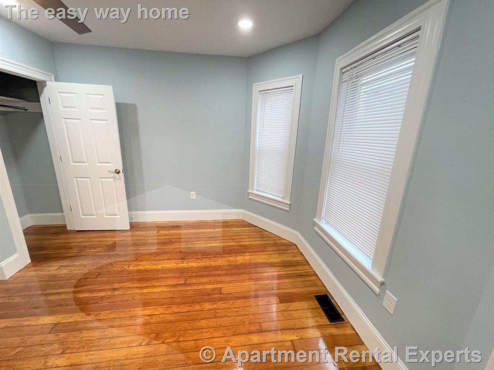 3 Mossland St, Porter Square