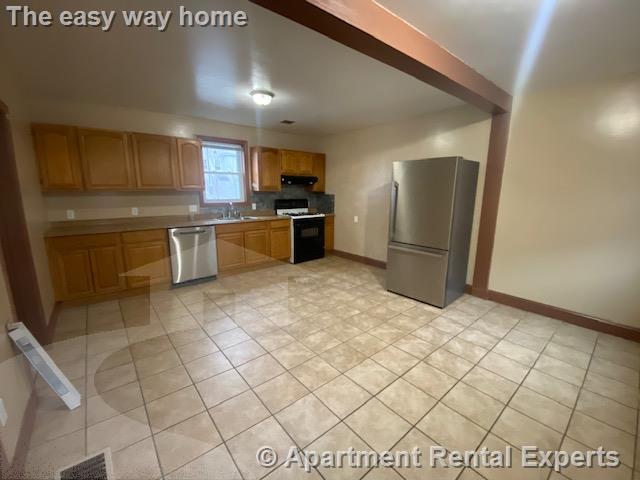 11 Oakland Ave, Winter Hill