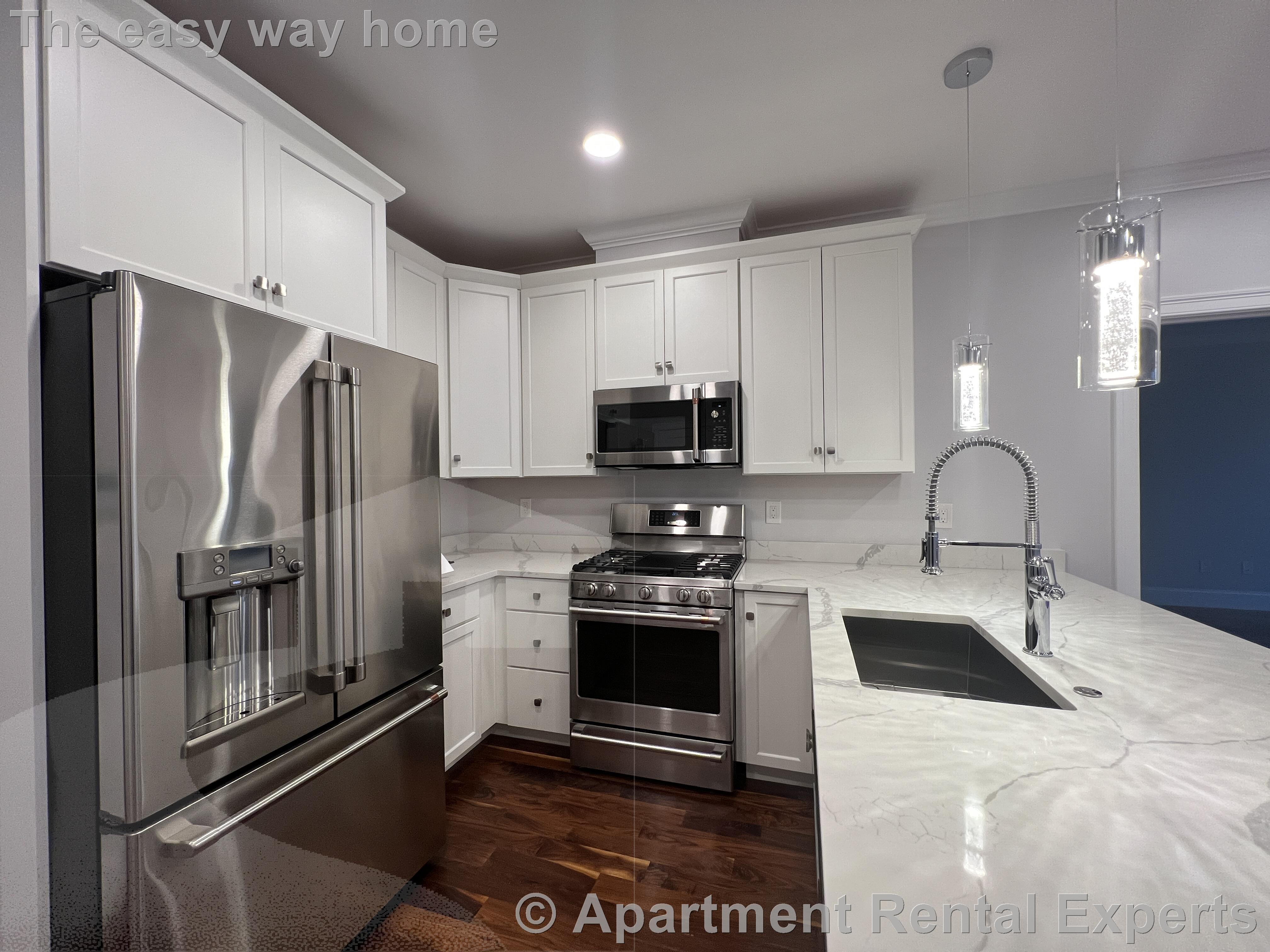 519 Broadway, Magoun Square