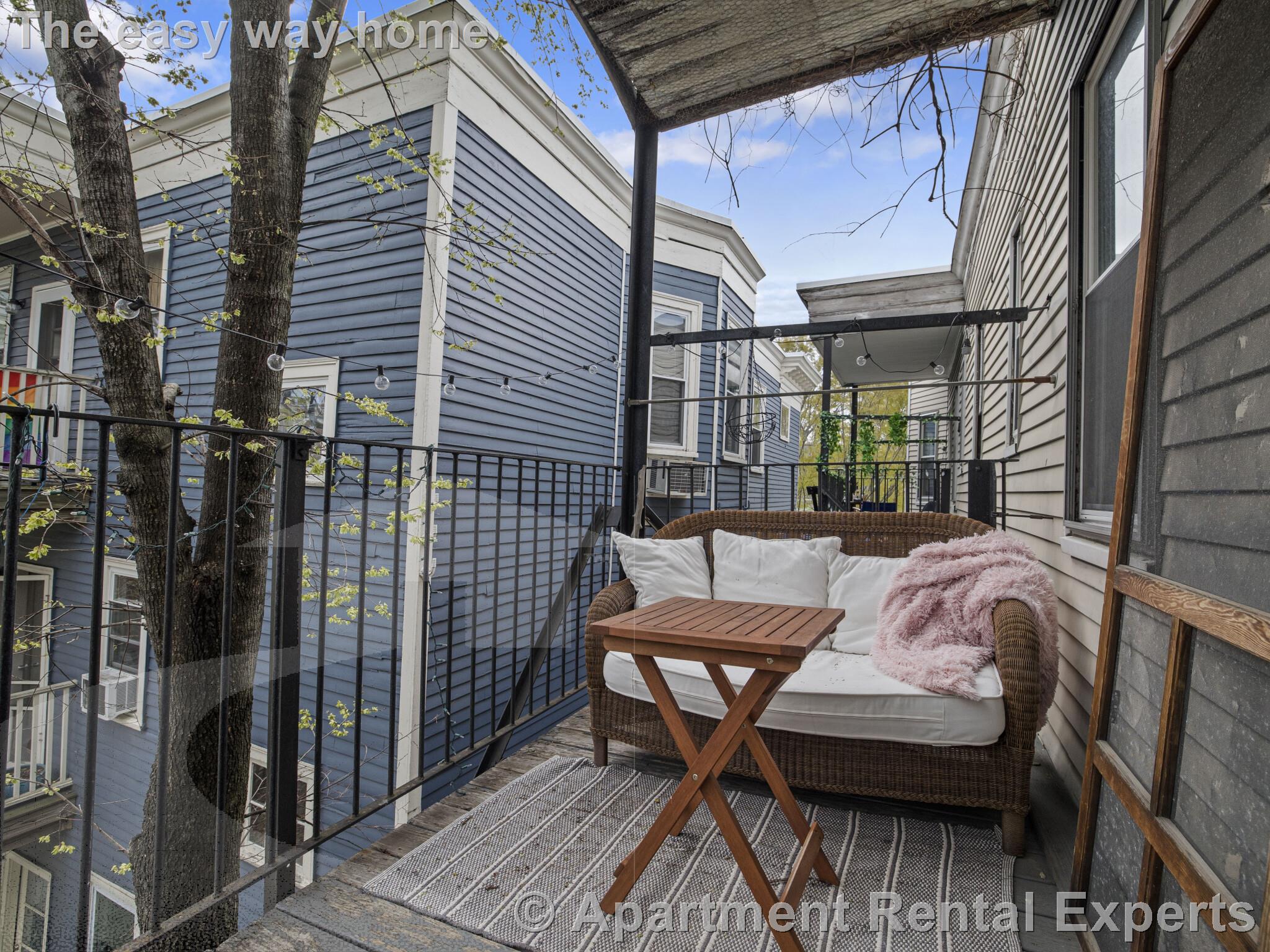 368 Broadway, Central Square