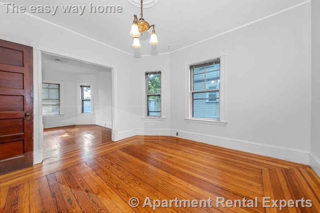 59 Hawthorne St, Davis Square