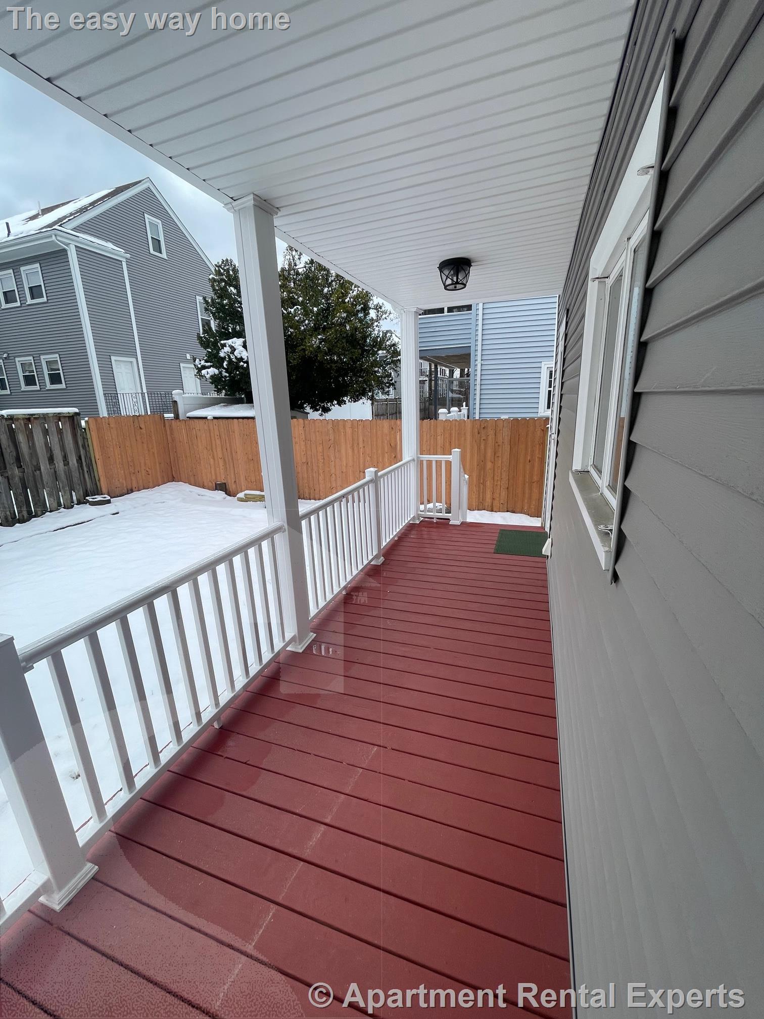 24 Stoughton St, Tufts