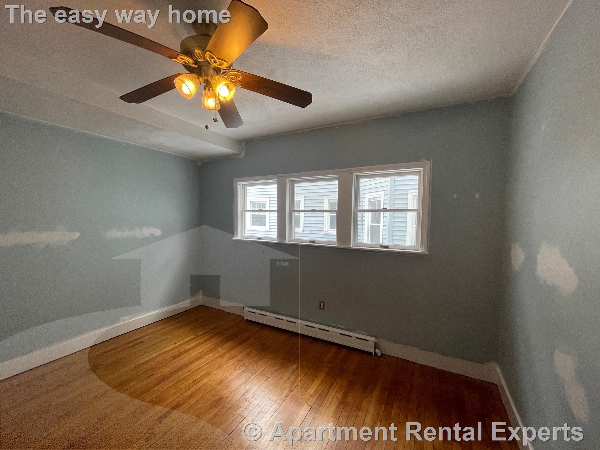 24 Stoughton St, Tufts