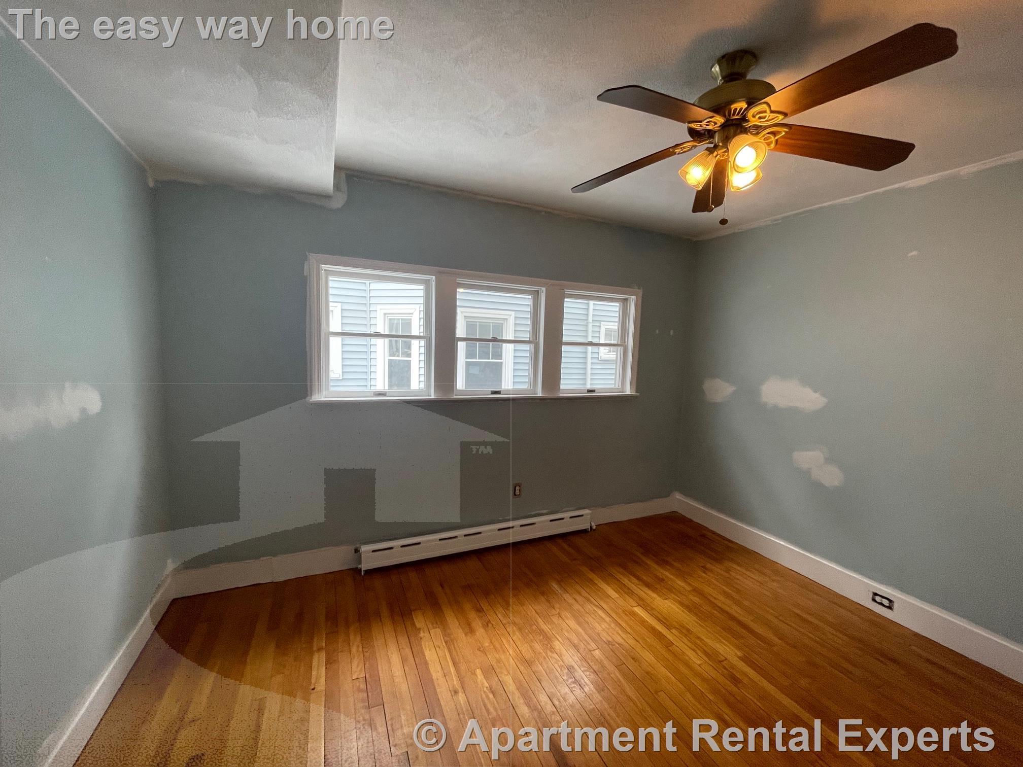 24 Stoughton St, Tufts