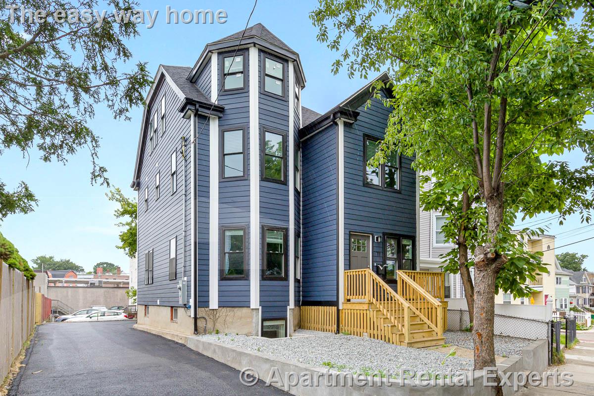 77 Winchester St, Ball Square