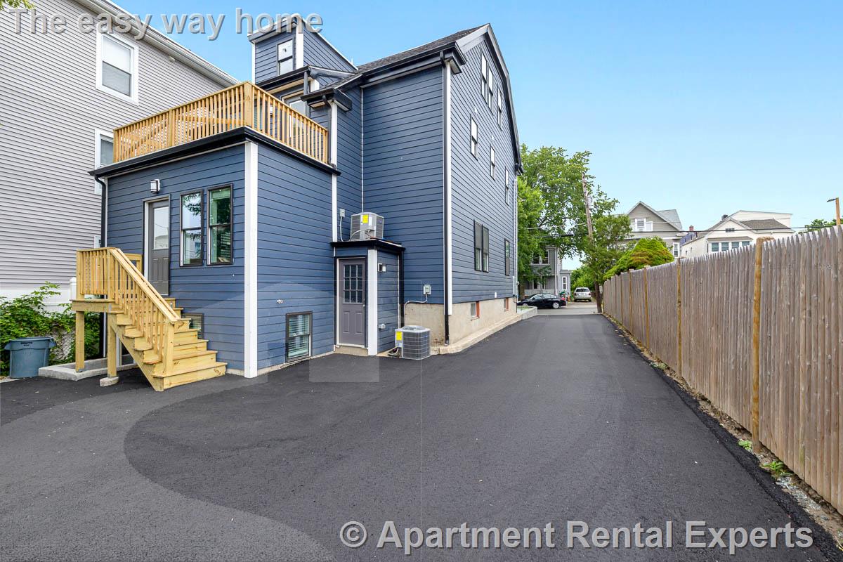 77 Winchester St, Ball Square