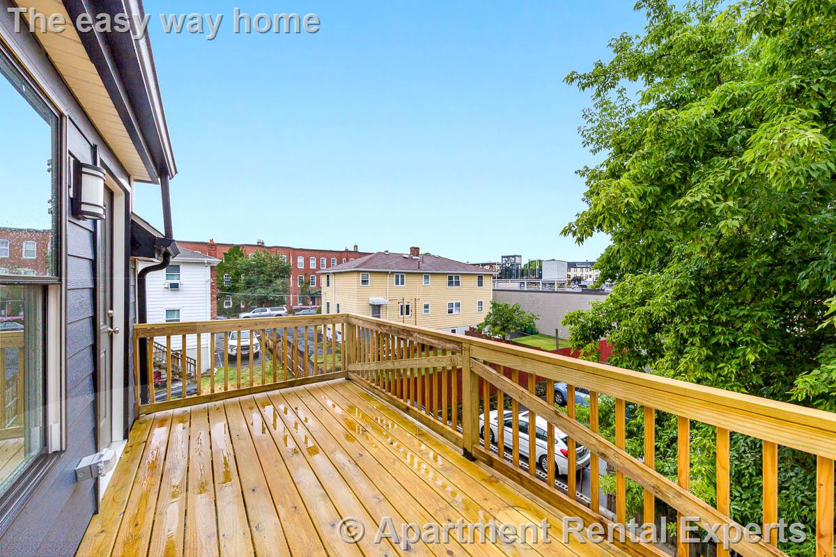 77 Winchester St, Ball Square