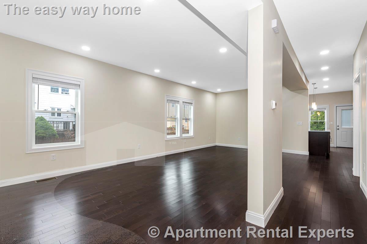 77 Winchester St, Ball Square