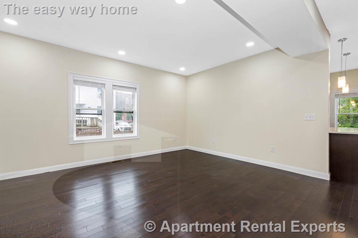 77 Winchester St, Ball Square