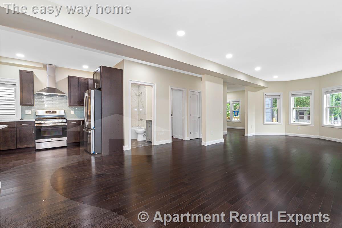 77 Winchester St, Ball Square