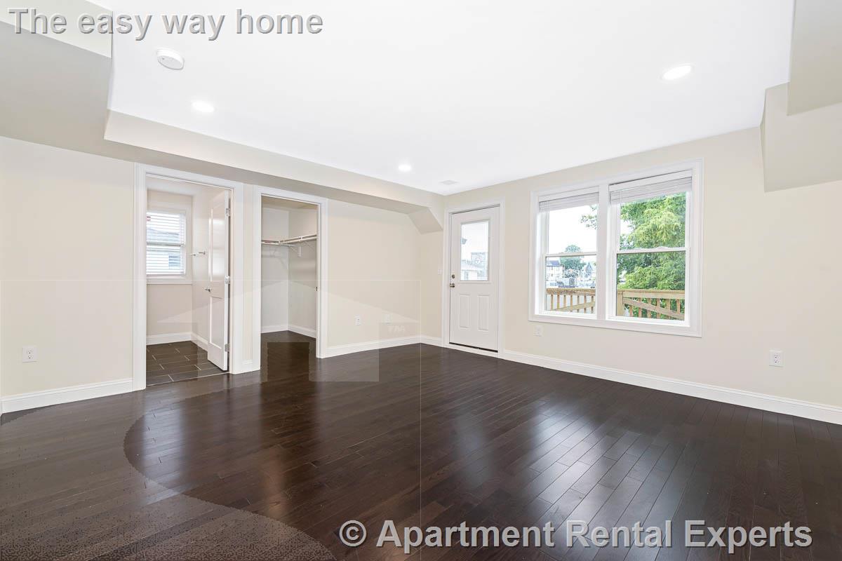 77 Winchester St, Ball Square