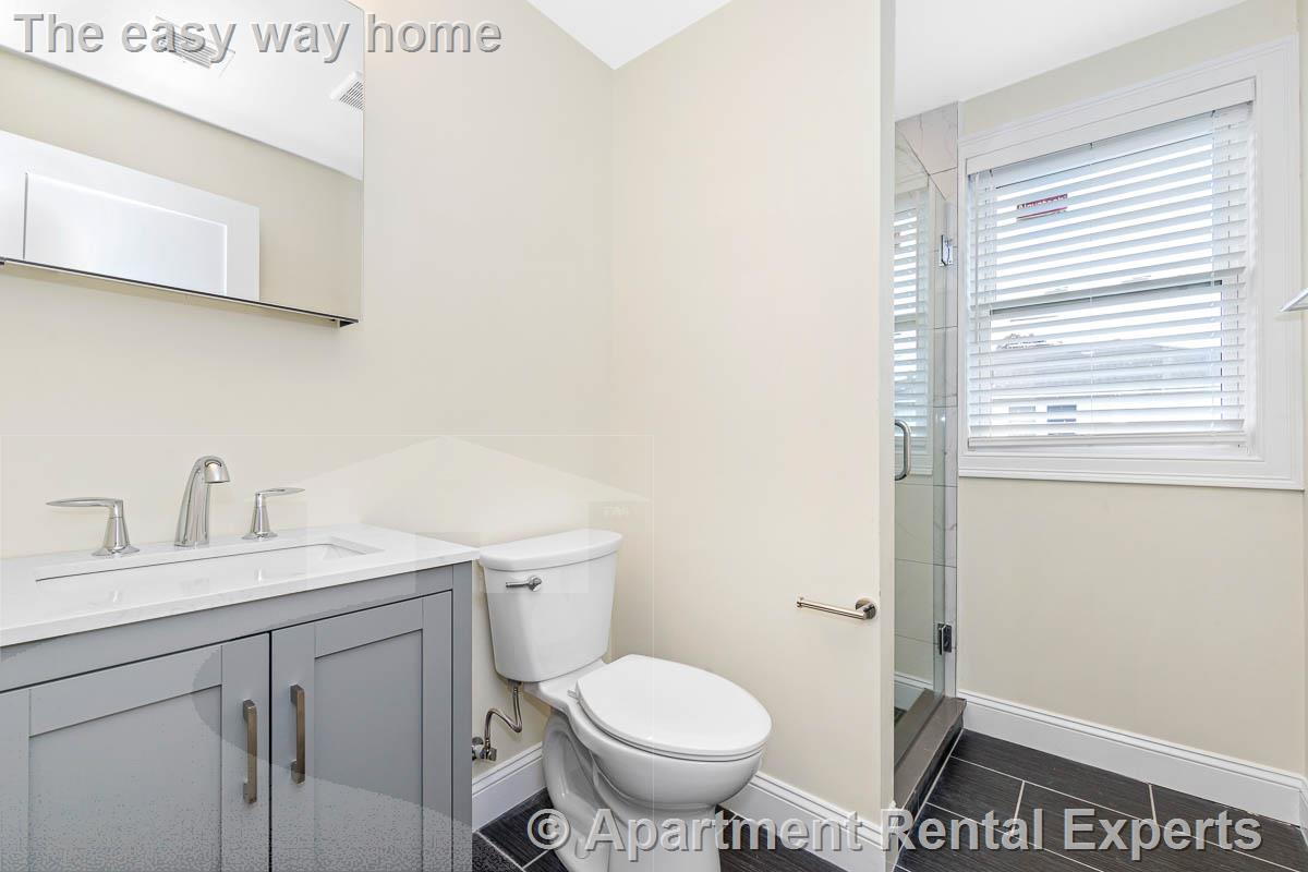 77 Winchester St, Ball Square