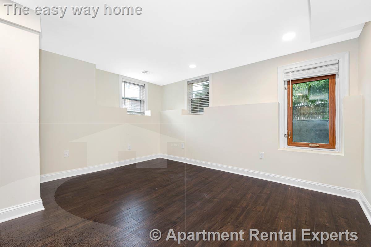 77 Winchester St, Ball Square