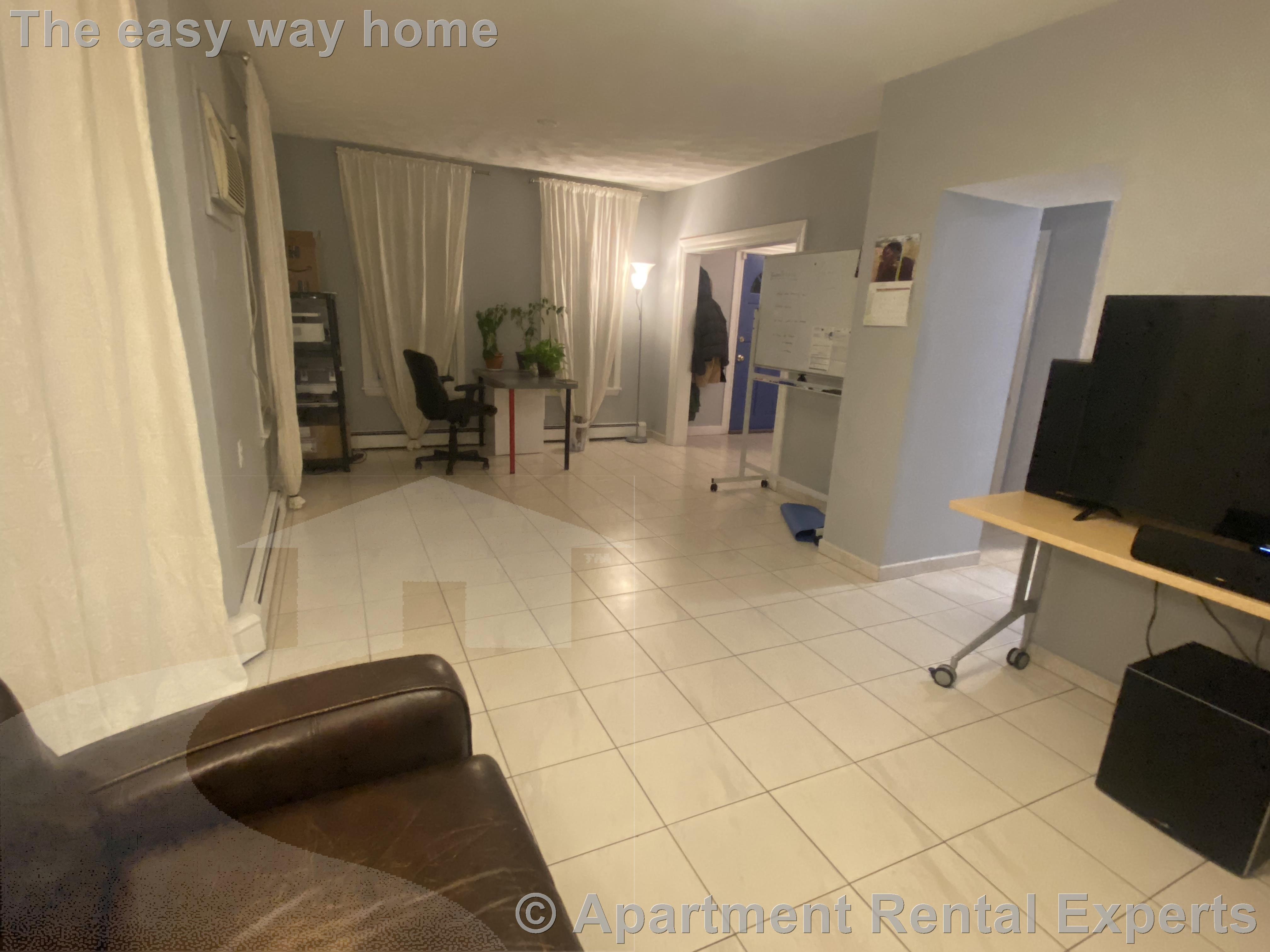 66 Paris St, Medford Square