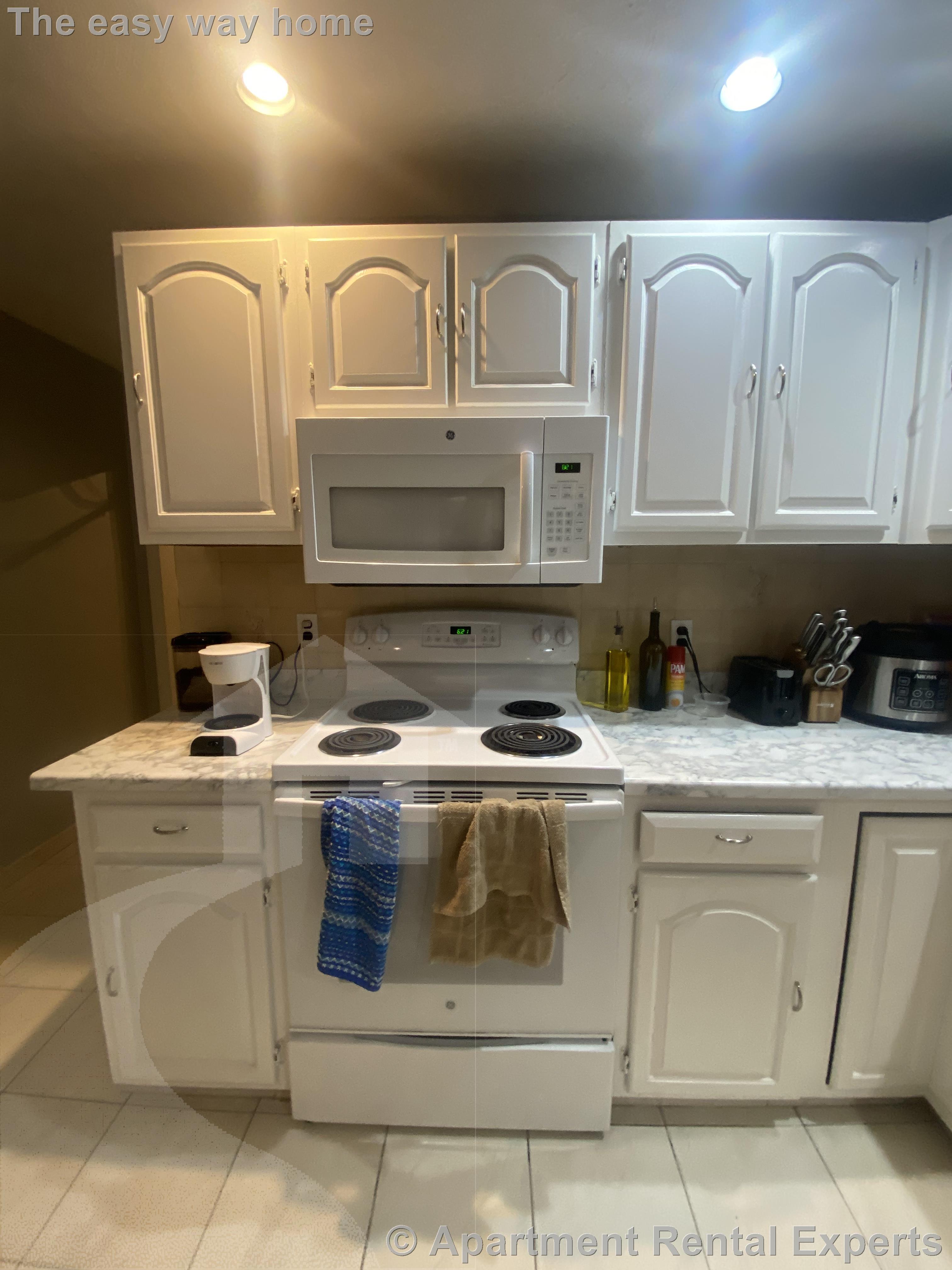 66 Paris St, Medford Square