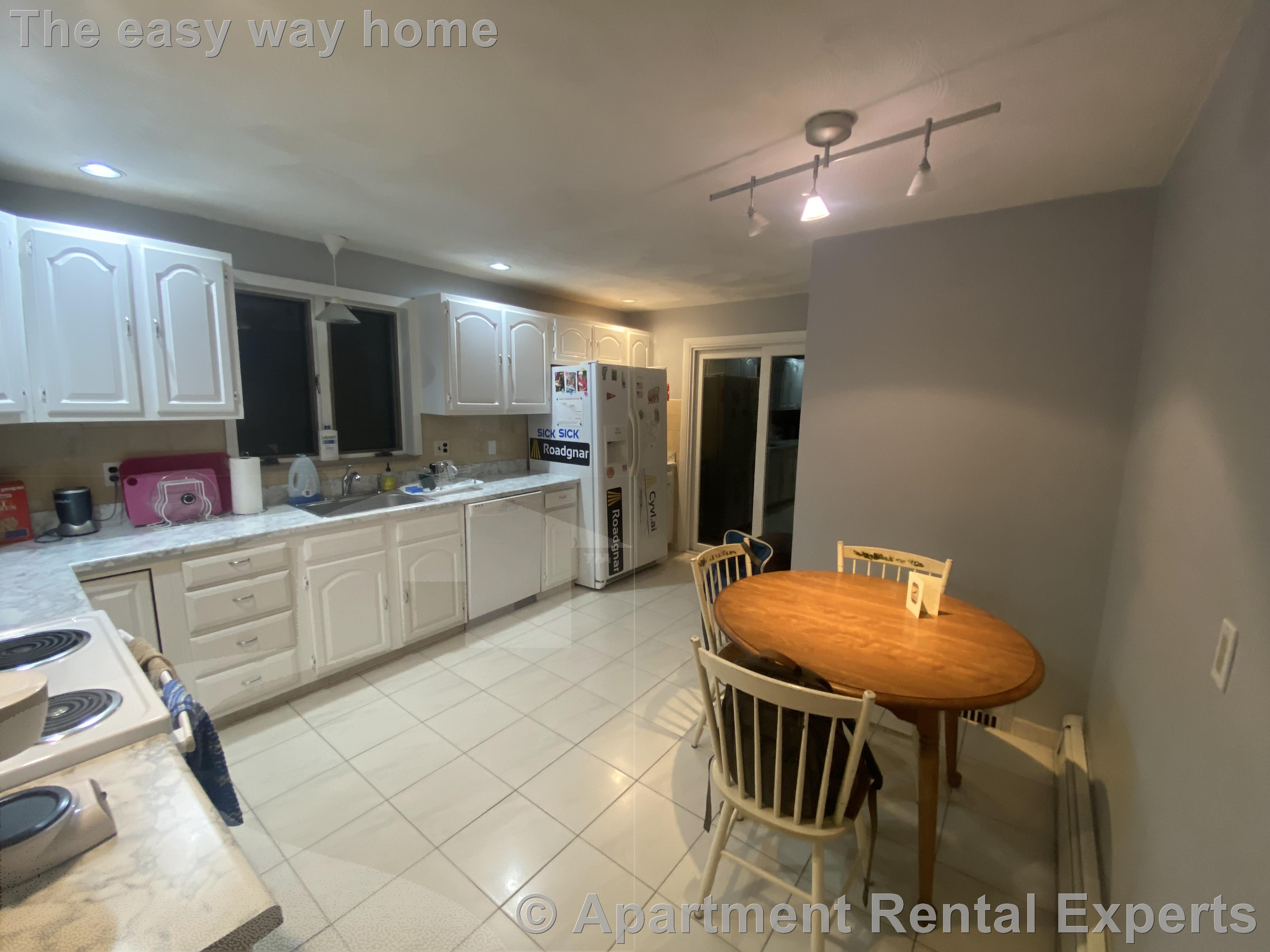 66 Paris St, Medford Square