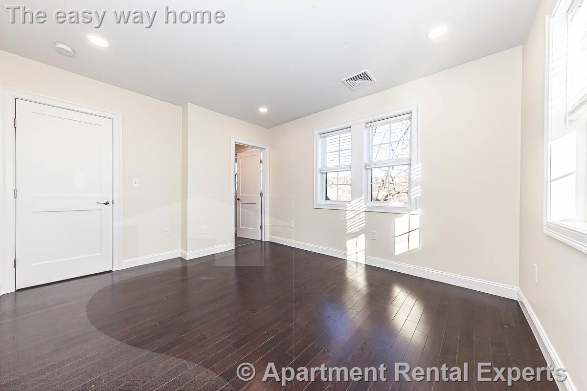 48 Caldwell Rd, Waltham