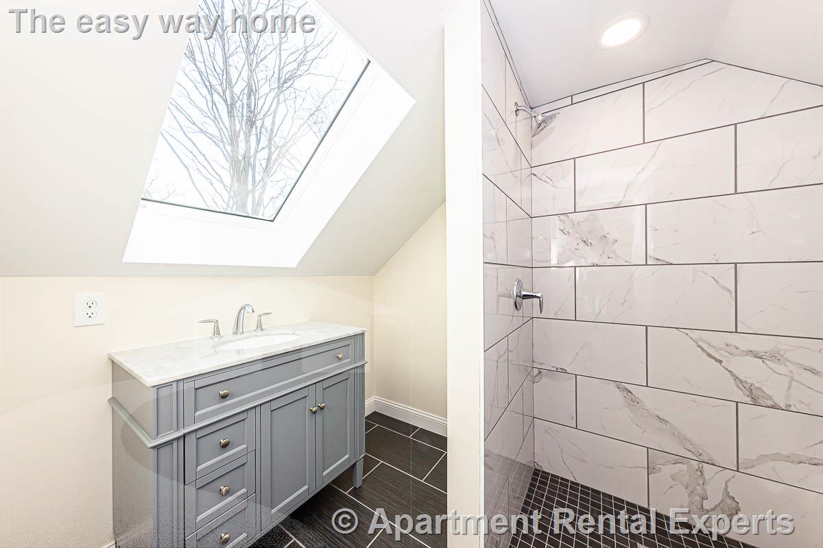 48 Caldwell Rd, Waltham