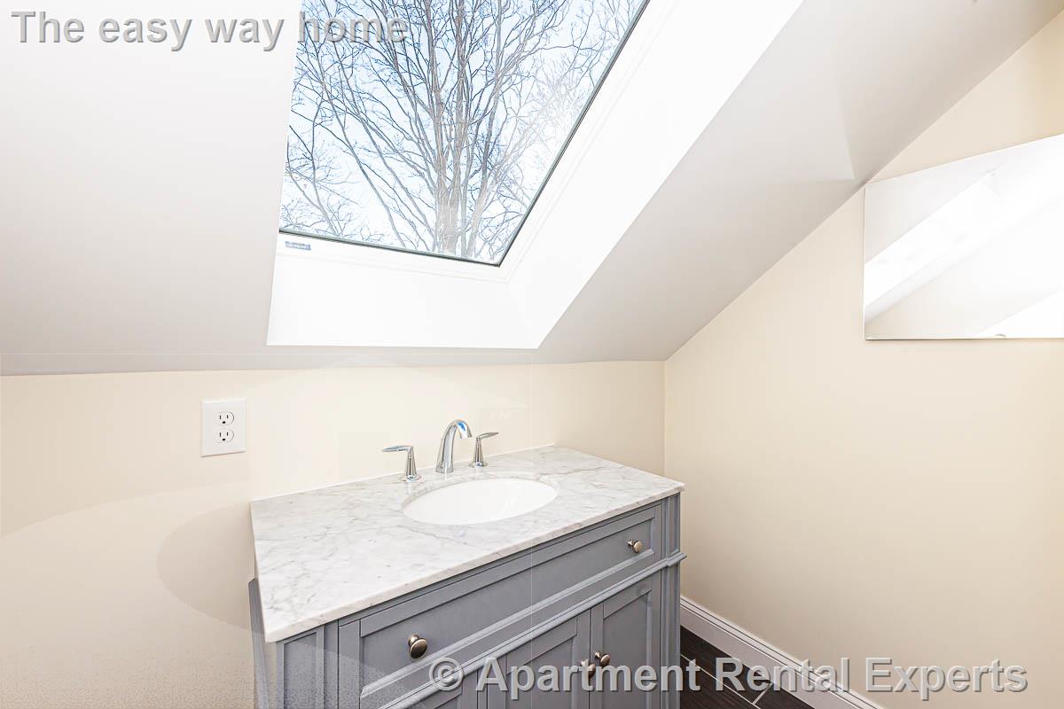 48 Caldwell Rd, Waltham