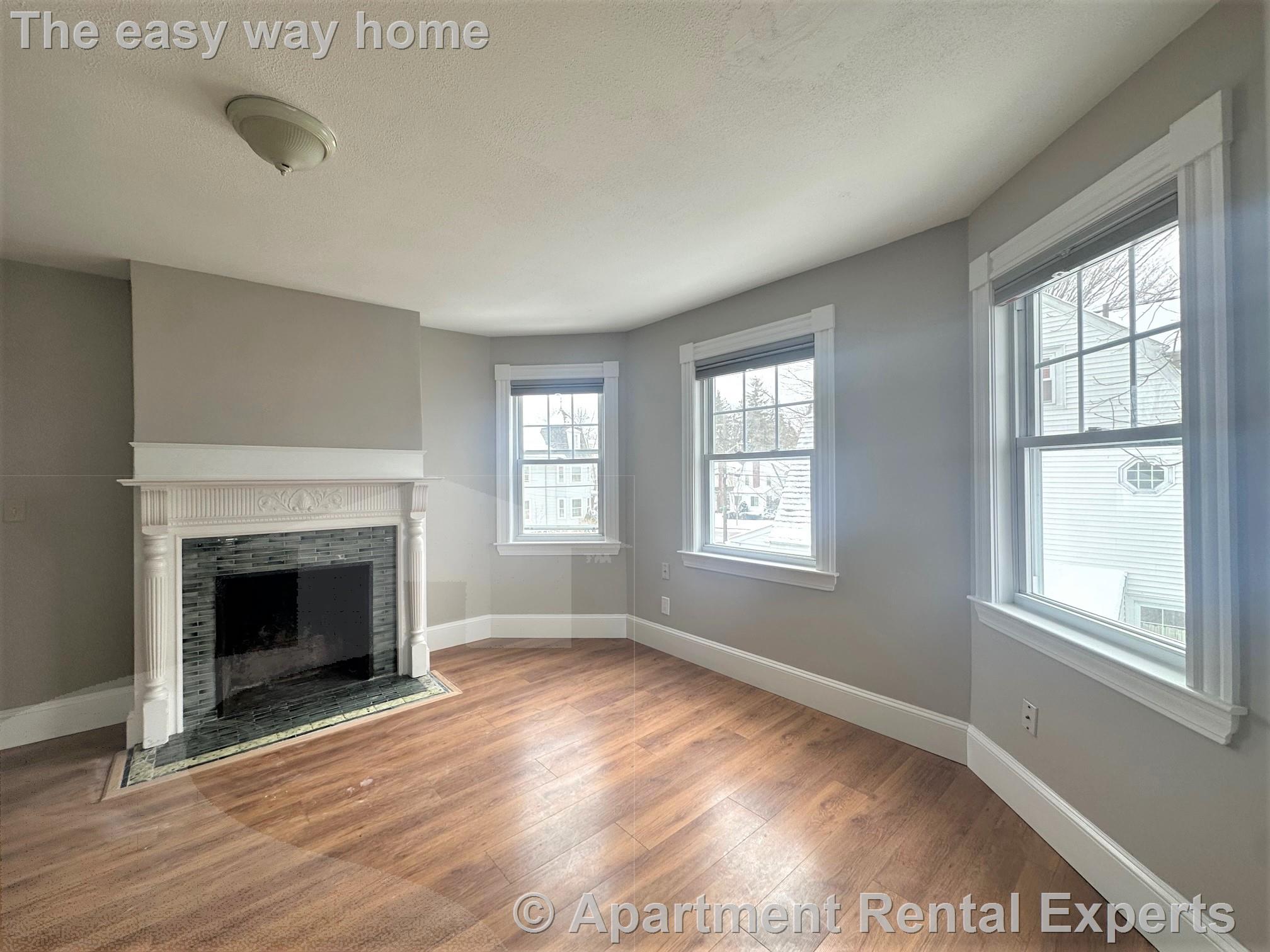 35 College Ave, Tufts