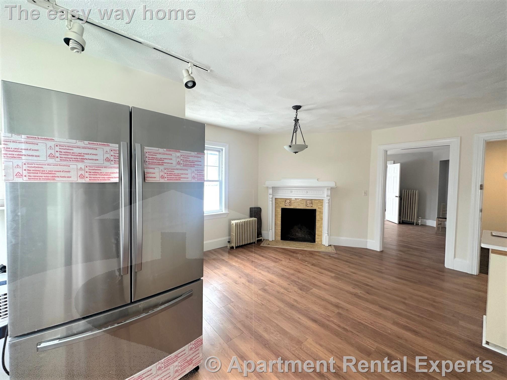 35 College Ave, Tufts