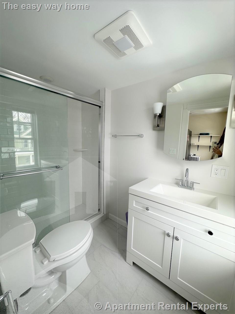 35 College Ave, Tufts