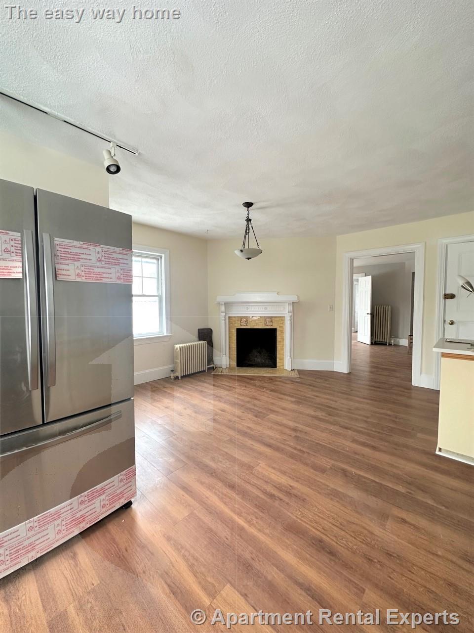 35 College Ave, Tufts