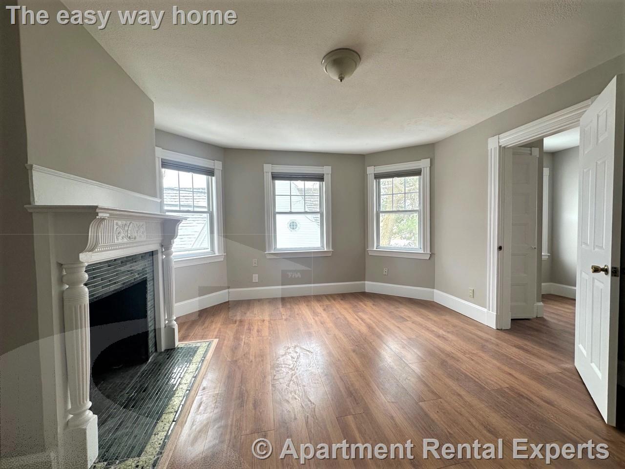 35 College Ave, Tufts