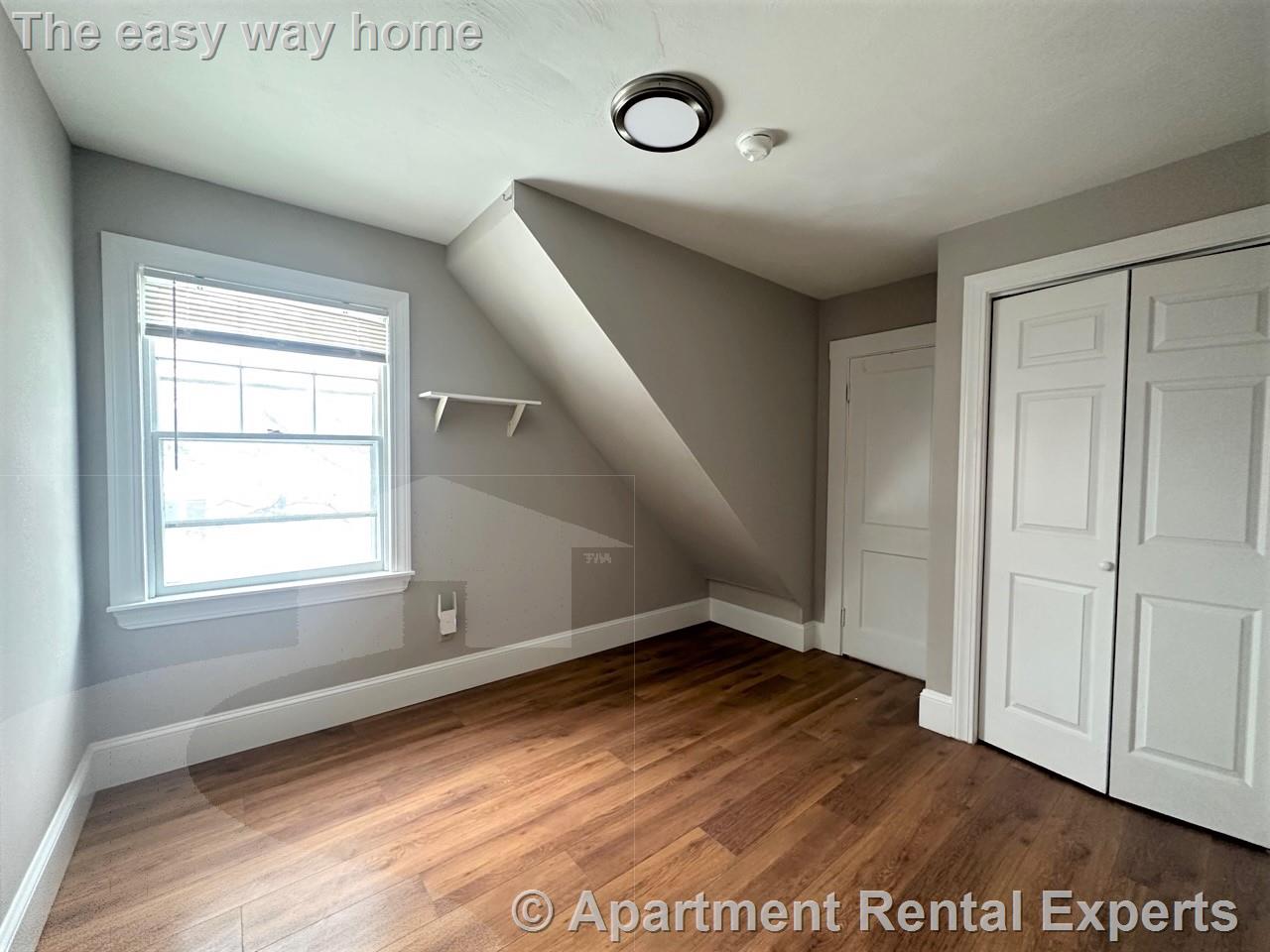 35 College Ave, Tufts