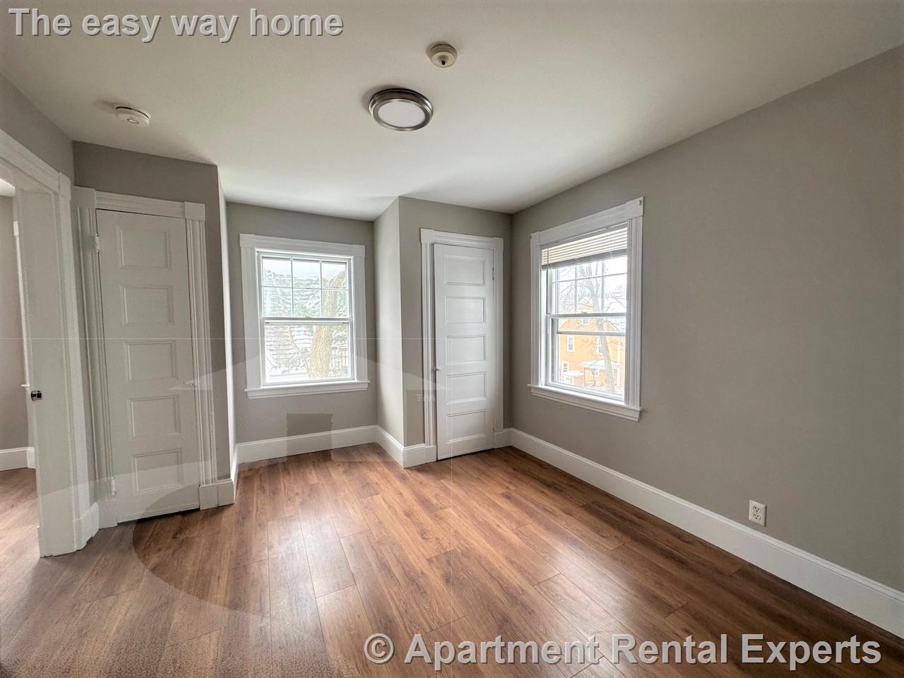 35 College Ave, Tufts