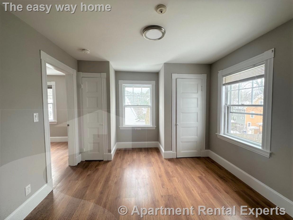 35 College Ave, Tufts