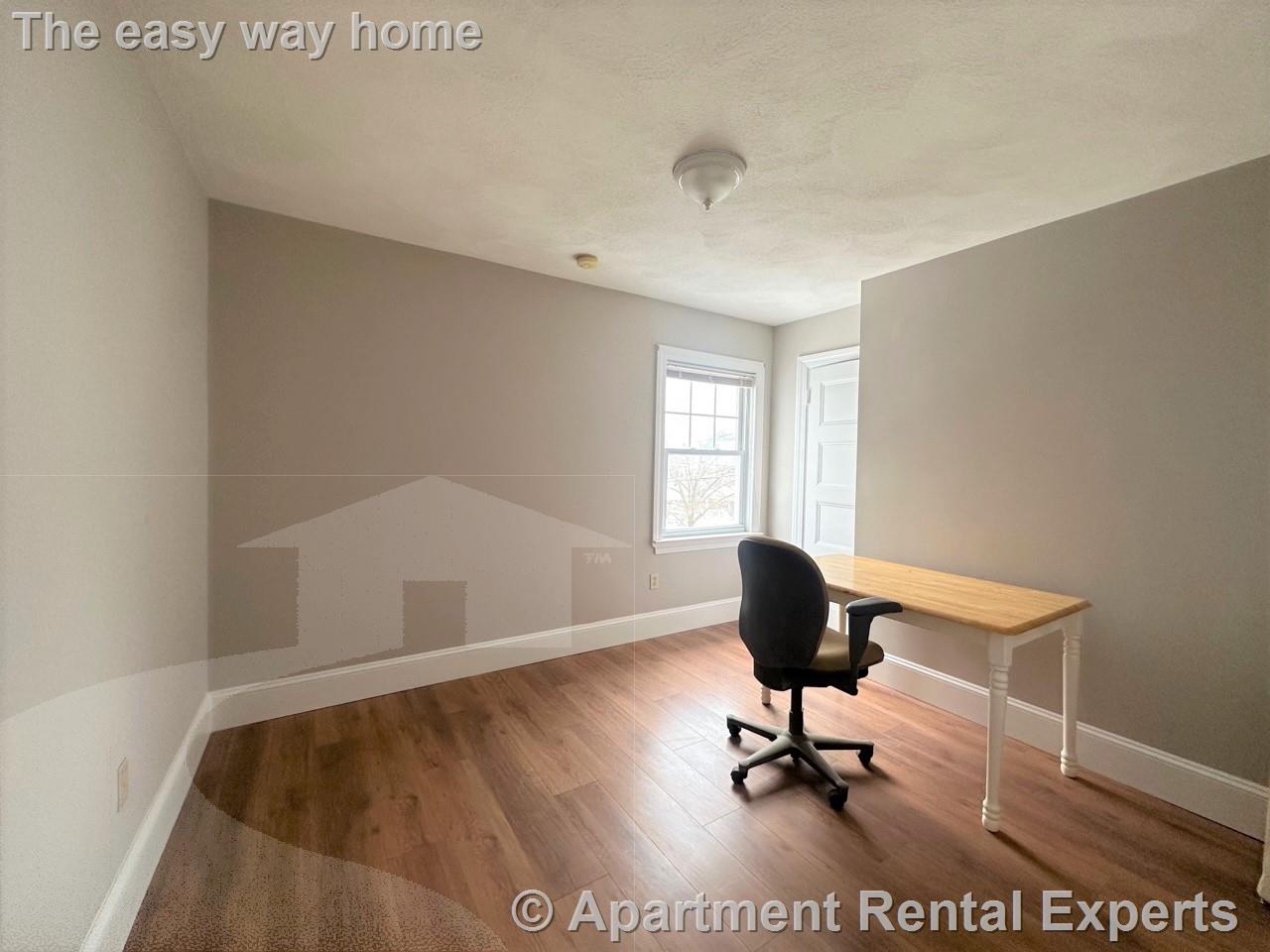 35 College Ave, Tufts