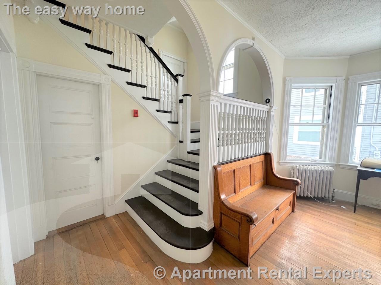 35 College Ave, Tufts