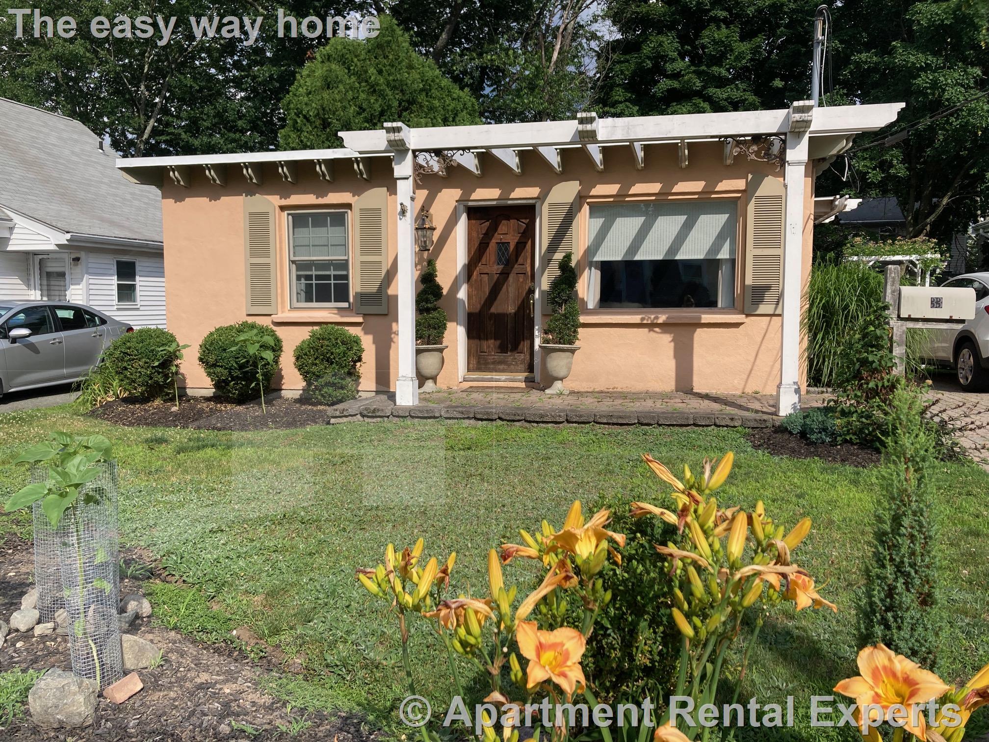 33 Mokema Ave, Waltham