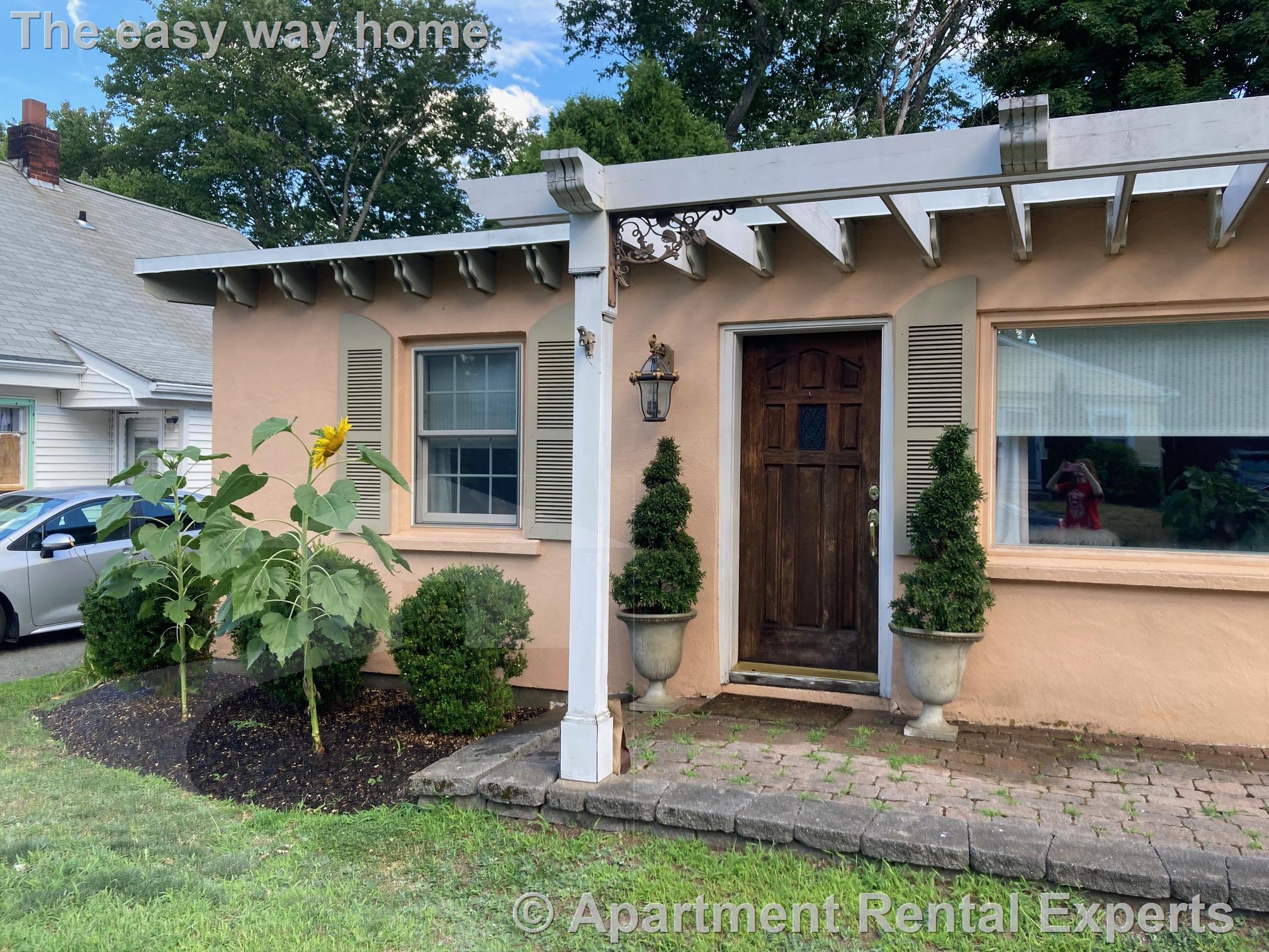 33 Mokema Ave, Waltham