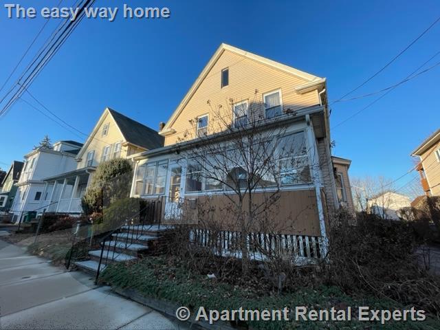 66 Paris St, Medford Square