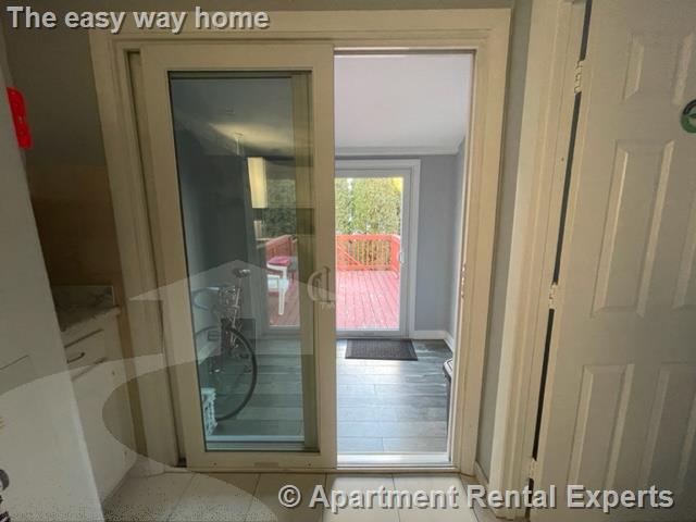 66 Paris St, Medford Square