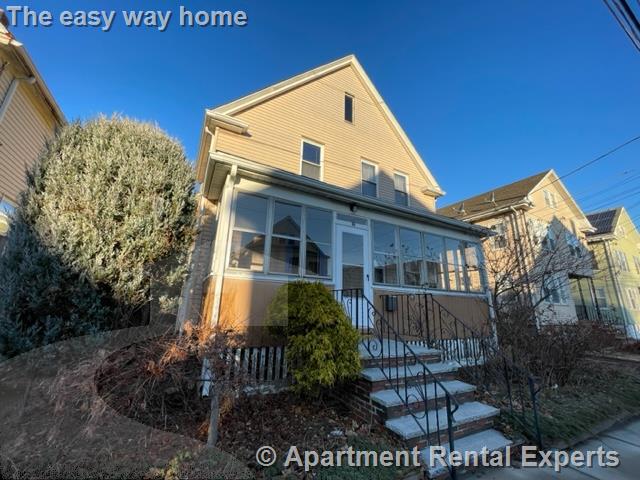 66 Paris St, Medford Square